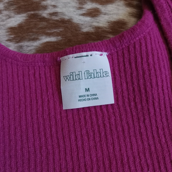 Wild Fable Reversible Twist Cropped Sweater Tank Top Size Medium - Picture 5 of 5